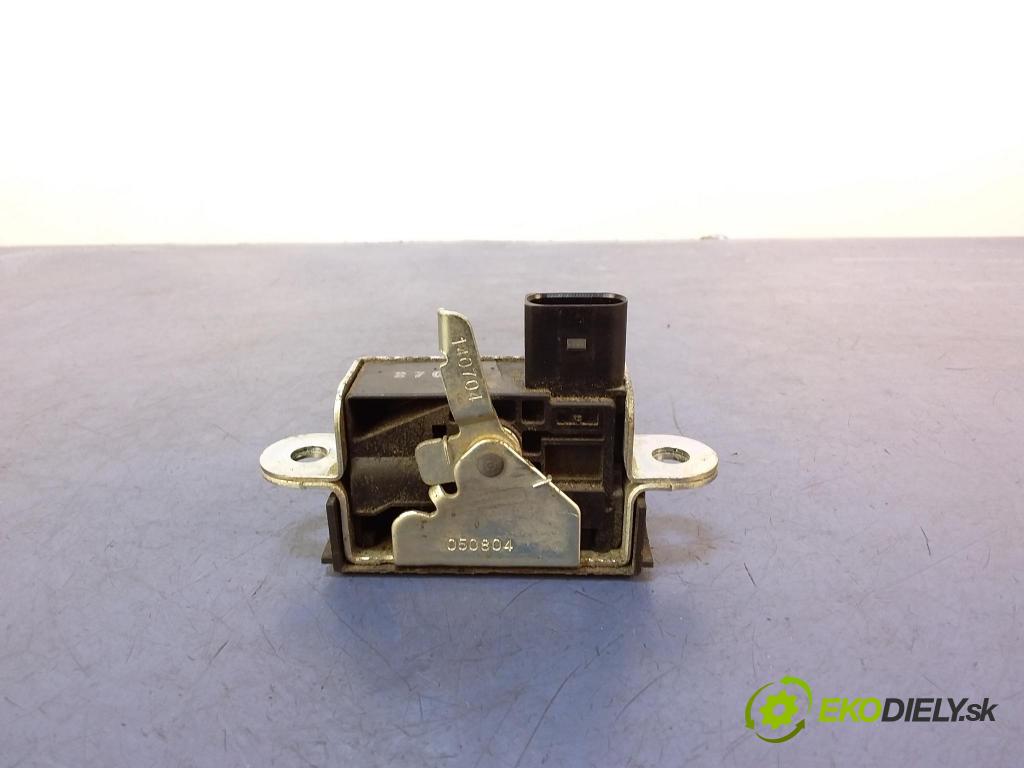 Vw Touran 2004 zámek Klapky: kufr 1T0827505D