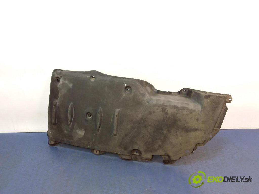 Toyota Corolla 2019 kryt Plast: podvozek: 58399-02180