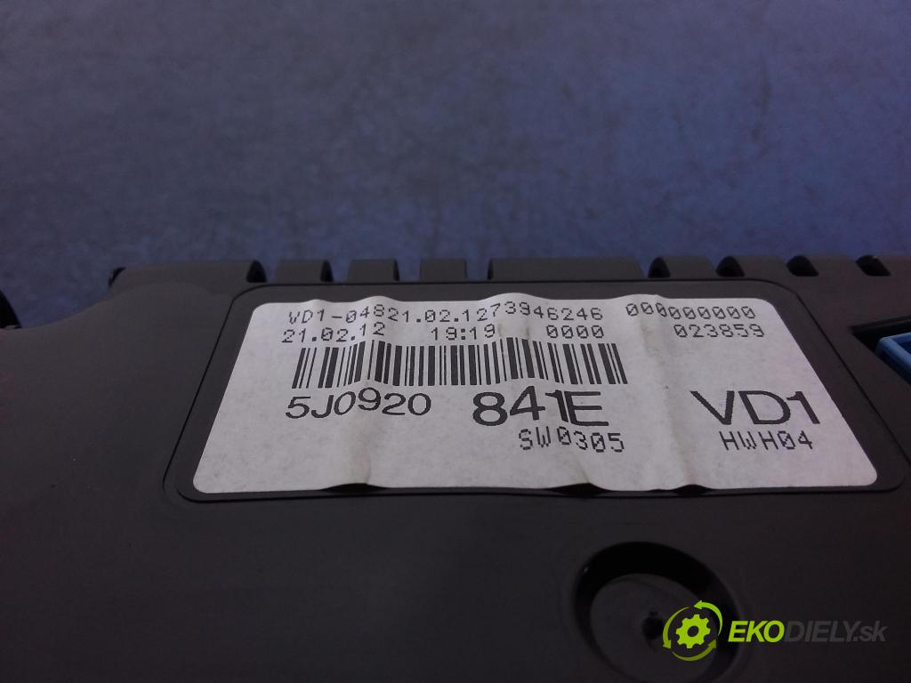 Skoda Roomster 2012 prístrojovka/ budíky 5J0920841E