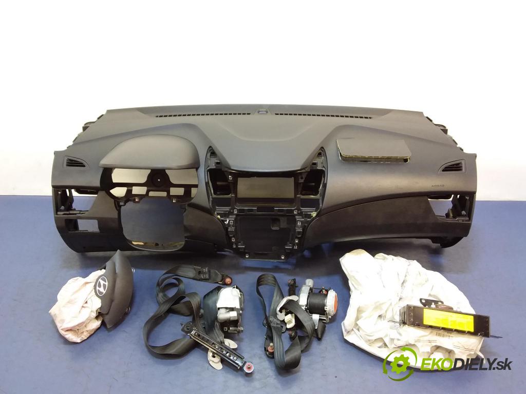 Hyundai I30 2013 kokpit,pristrojová doska
