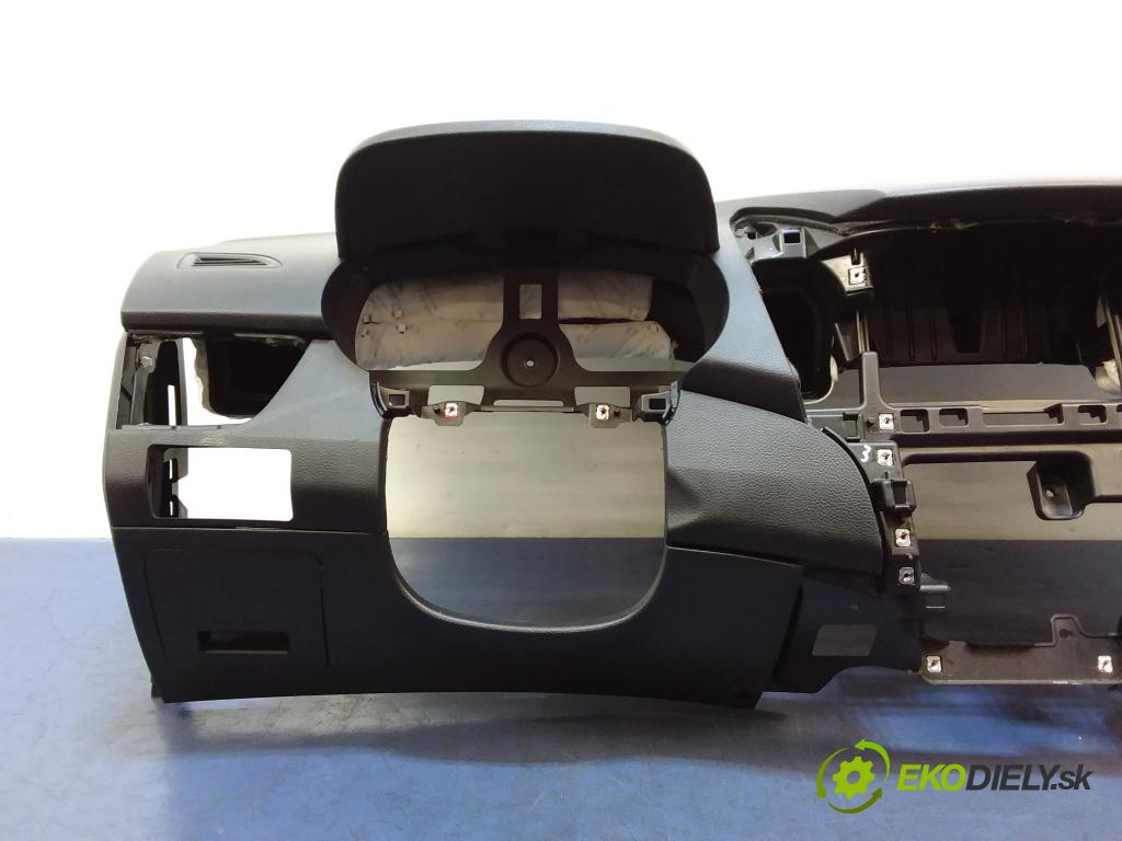 Hyundai I30 2013 kokpit,pristrojová doska