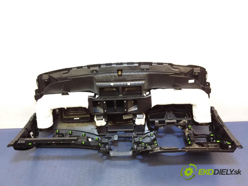 Hyundai I30 2013 kokpit,pristrojová doska