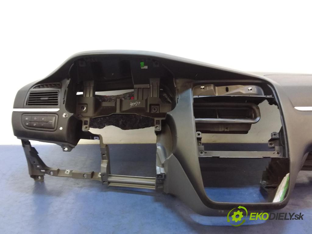 Fiat Linea 2008 kokpit,pristrojová doska