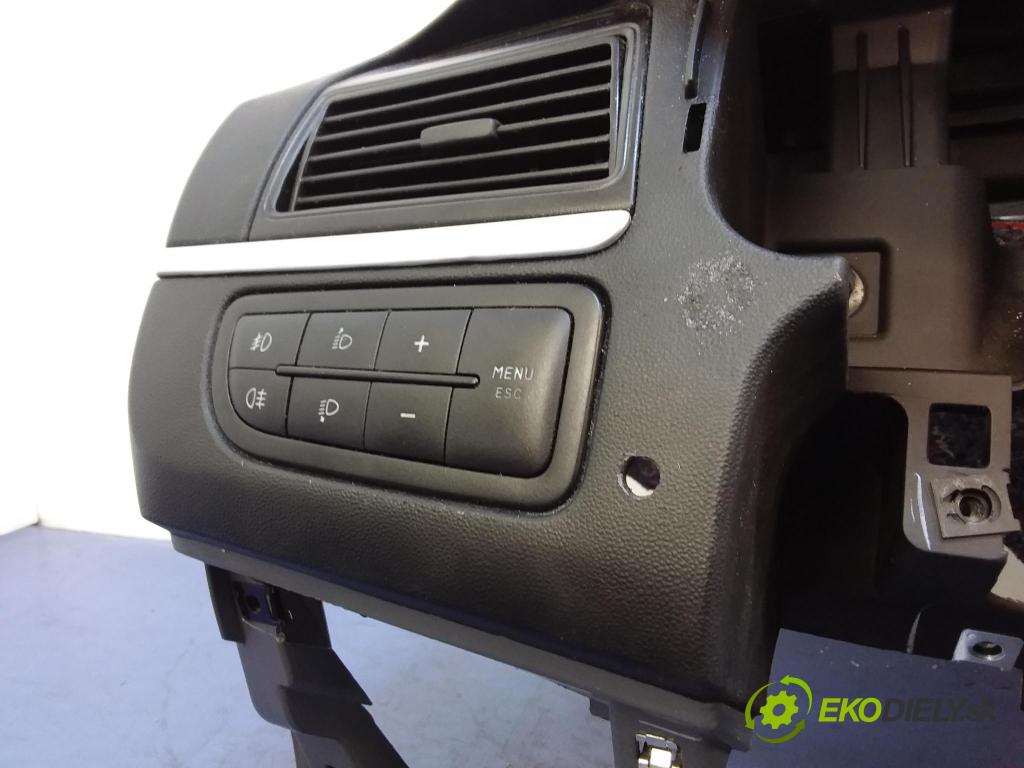 Fiat Linea 2008 kokpit,pristrojová doska