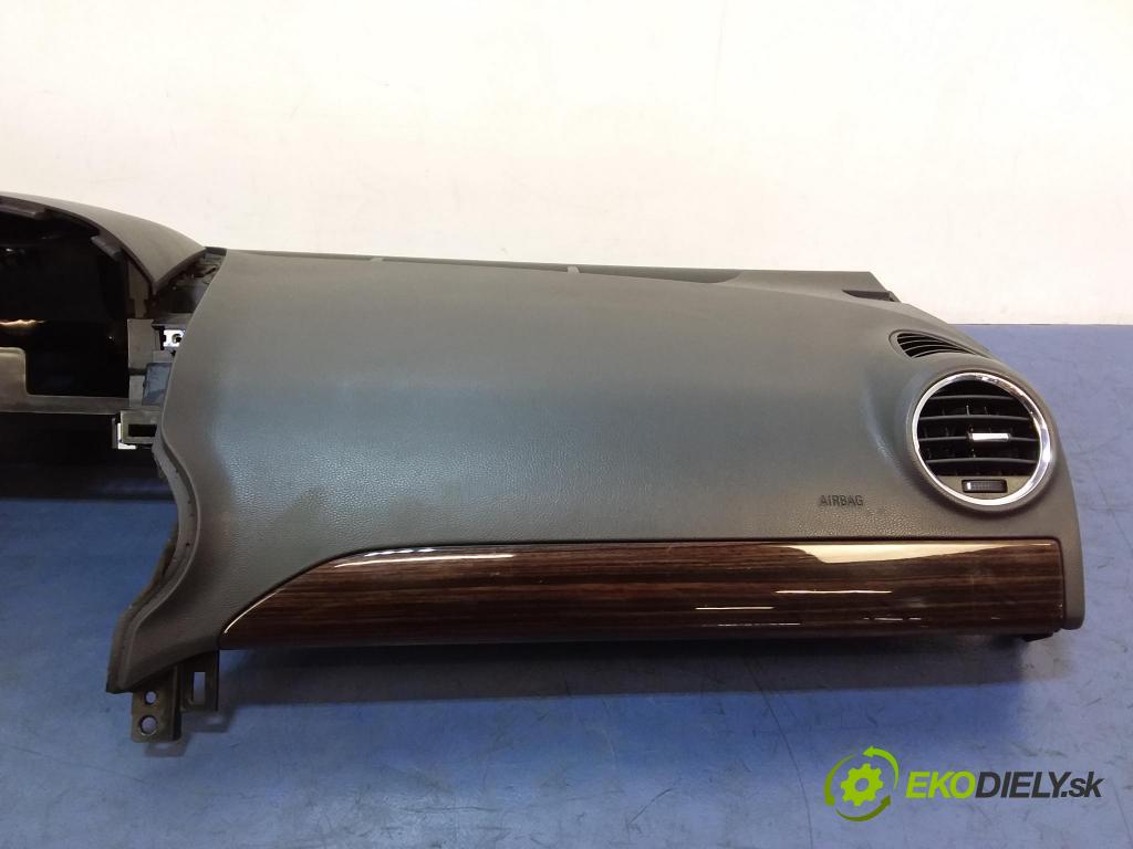 Opel Antara 2007 kokpit,pristrojová doska