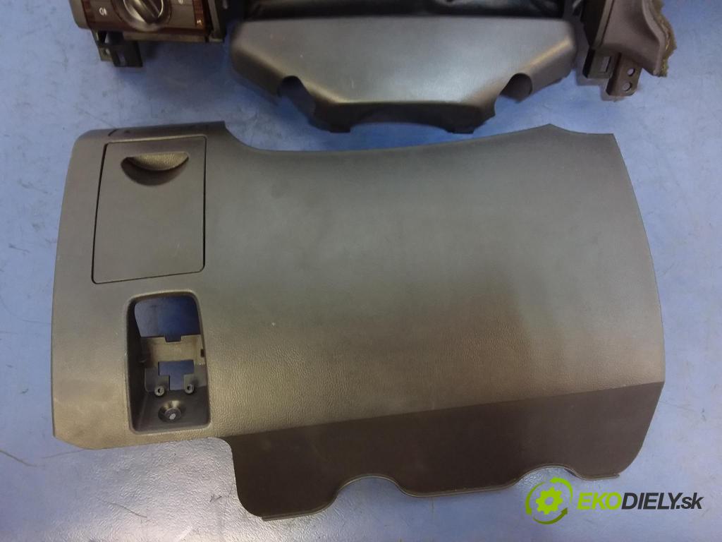 Opel Antara 2007 kokpit,pristrojová doska