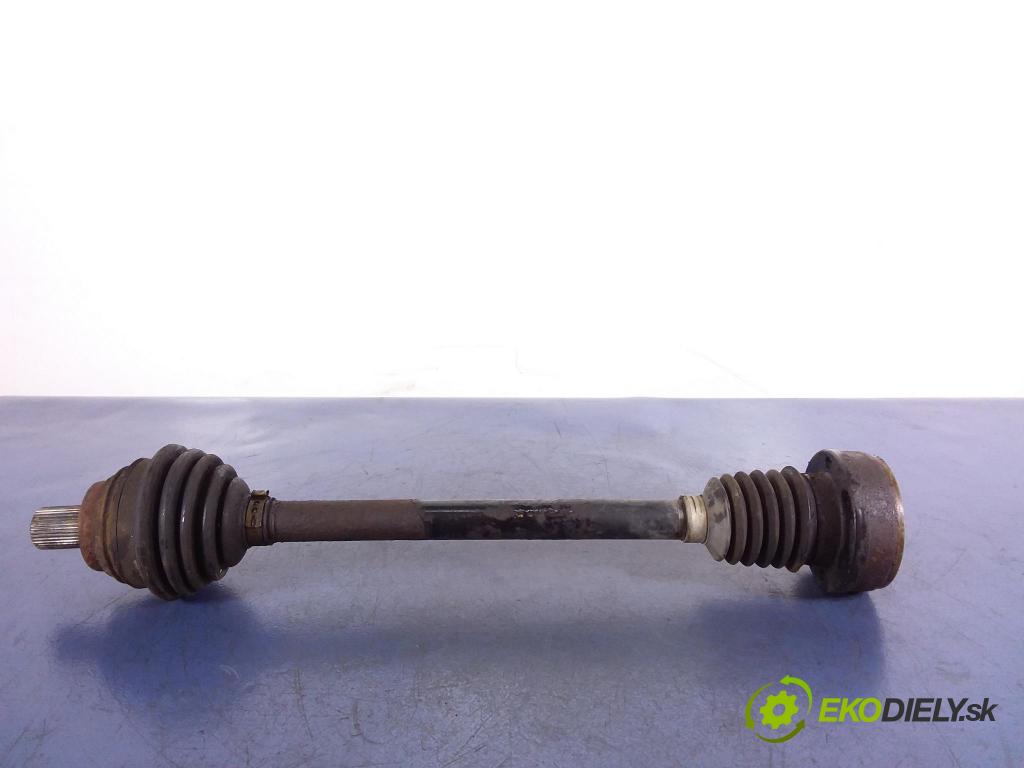 Vw Golf 2004 poloos ľavá Predné