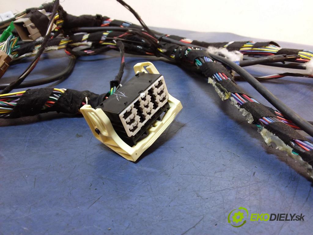 Chrysler Town and country 2008 inštalácia Elektrický: L0093016AD01