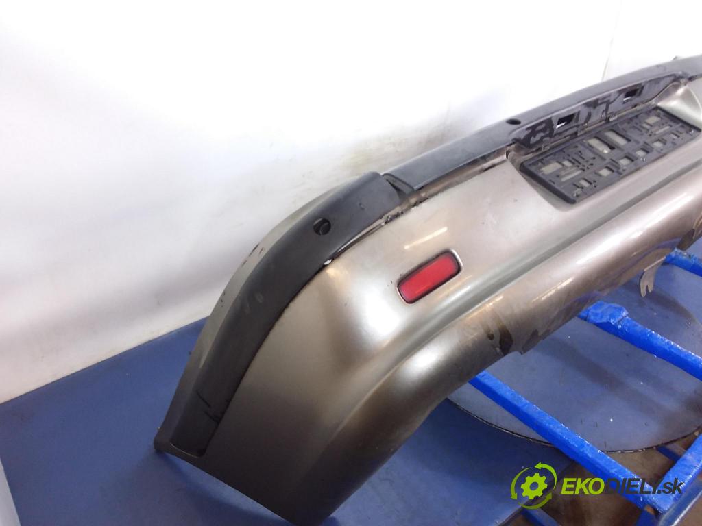 Peugeot 607 2004 nárazník Zad: