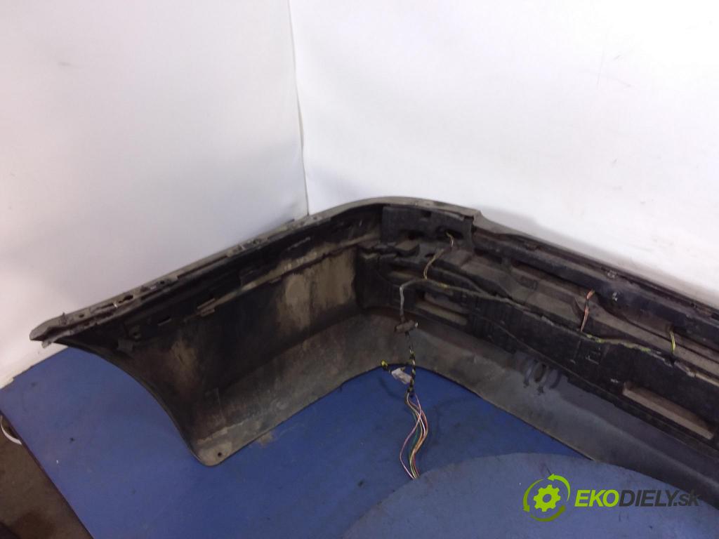 Peugeot 607 2004 nárazník Zad: 