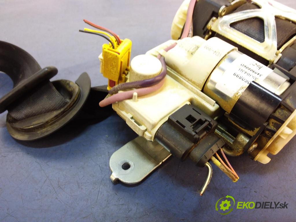 Audi A8 2017 Pásy: Bezpečnosť: x 4H0857705C