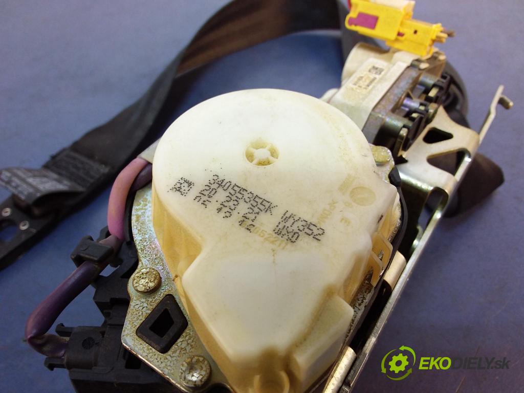 Audi A8 2017 Pásy: Bezpečnosť: x 4H0857705C