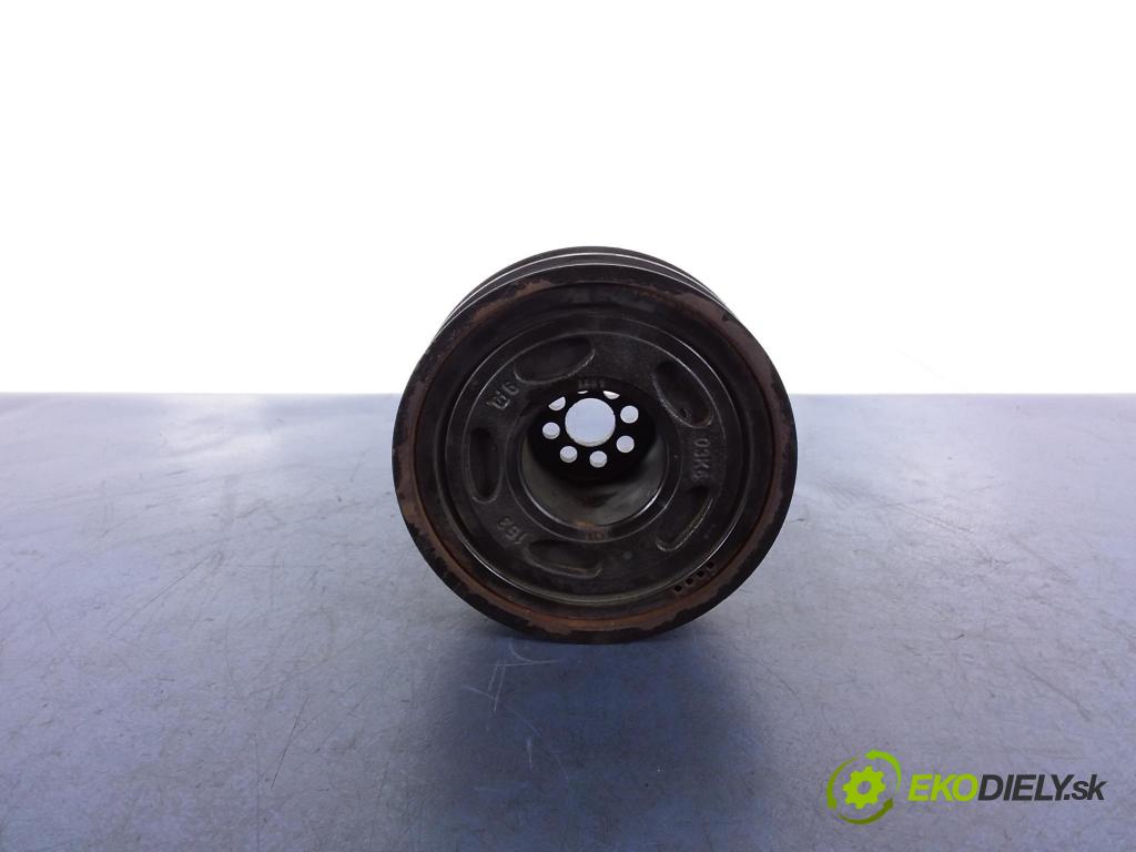 Audi A8 2017 koleso Pás: 06E105251F