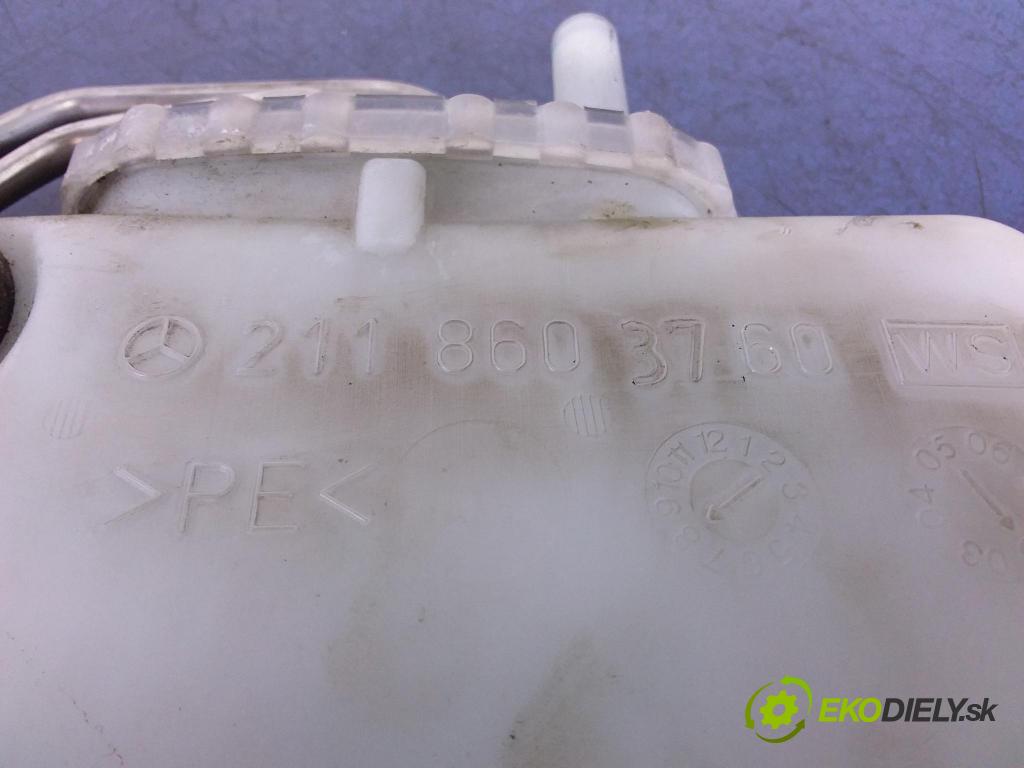 Mercedes E-klasa 2008 nádržka Podložka: 2118603760