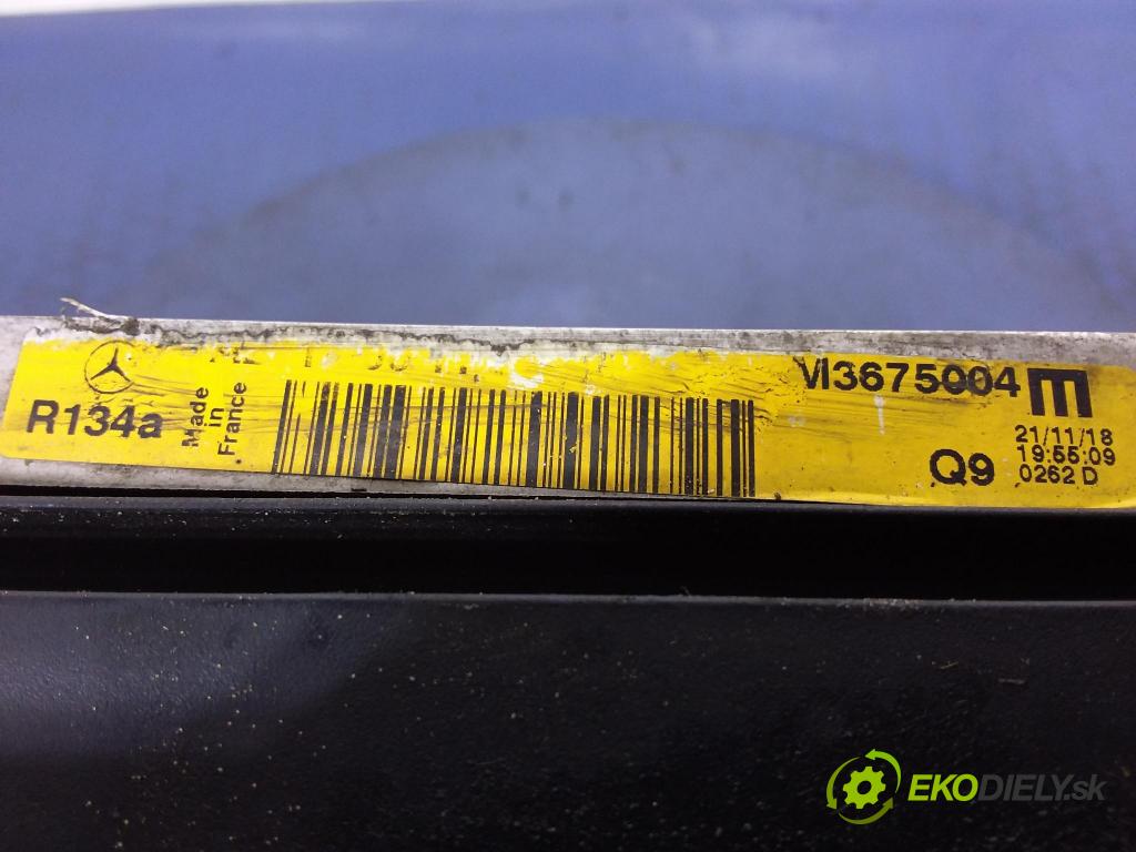 Mercedes E-klasa 2008 chladič Voda: