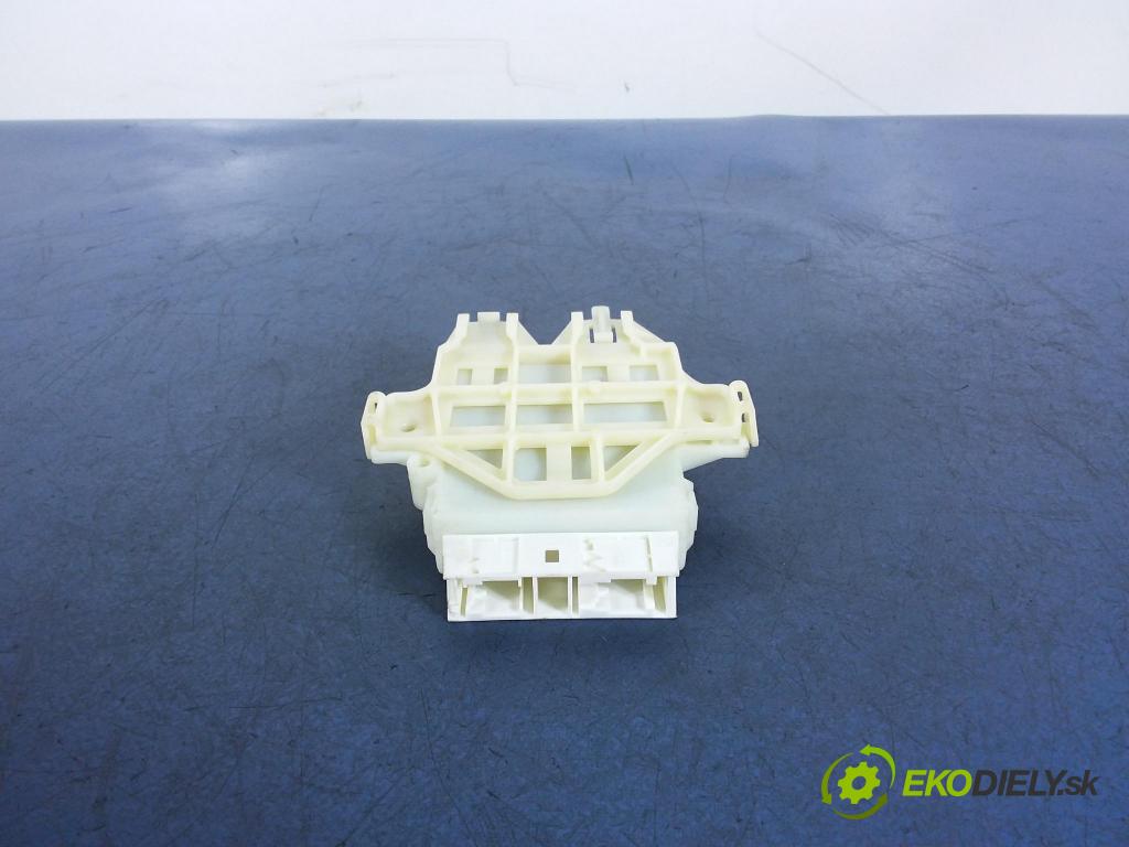 Mercedes E-klasa 2008 riadiaca jednotka A2115450016