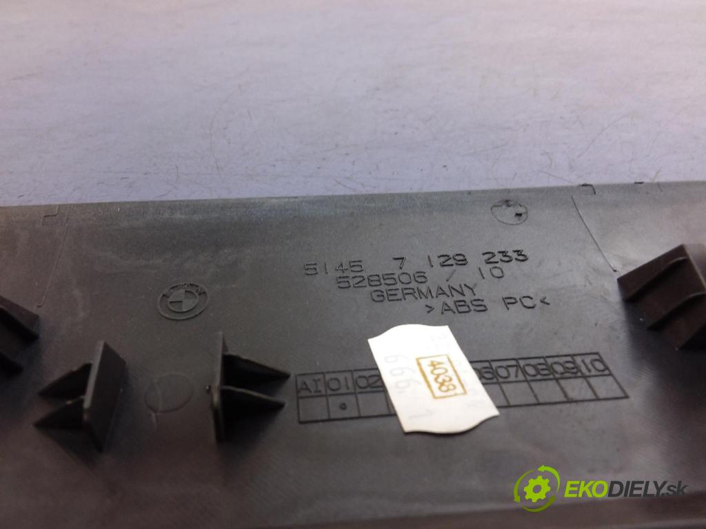 Bmw Seria 5 2004 lišta Dekoratívne: Vnútri: 528506