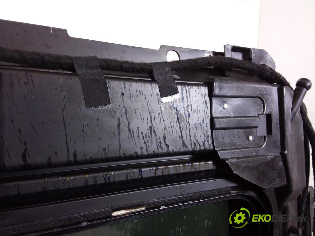 Audi A8 2017 Střešní okno: 4H4877041