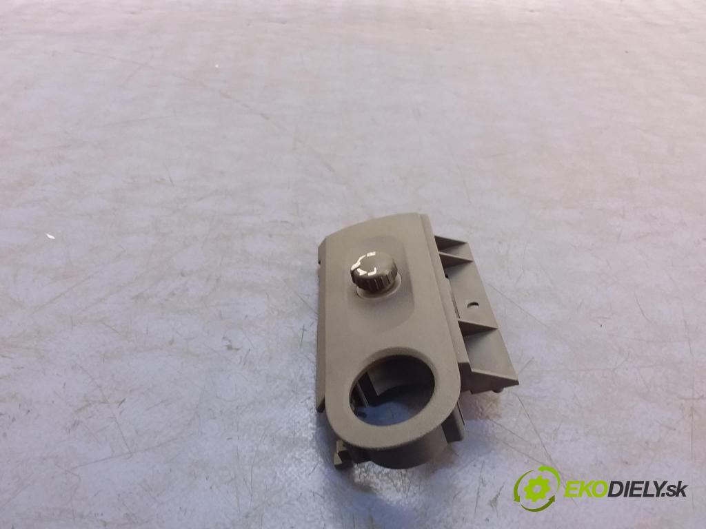 Mitsubishi Colt 2012 kokpit,pristrojová doska