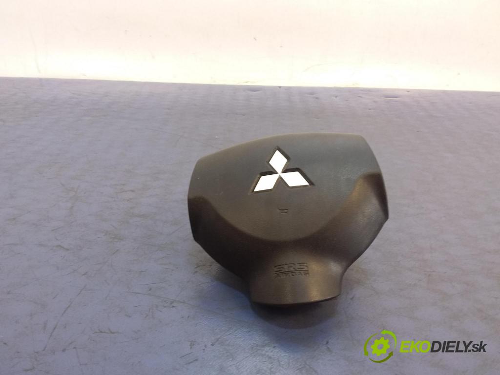 Mitsubishi Colt 2012 kokpit,pristrojová doska