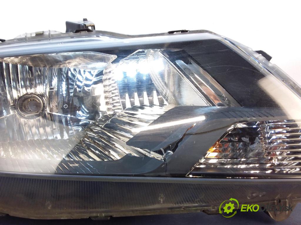 Honda City 2009 Reflektor: v pravo: