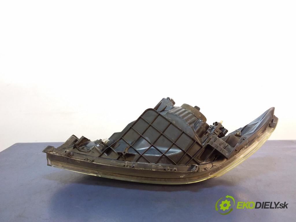 Honda City 2009 Reflektor: v pravo: