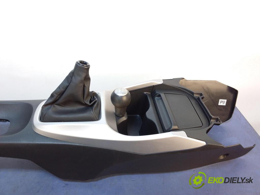 Honda City 2009 tunel Stredný: