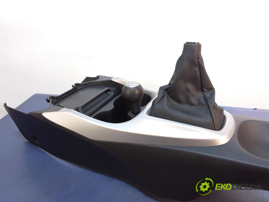 Honda City 2009 tunel Stredný: