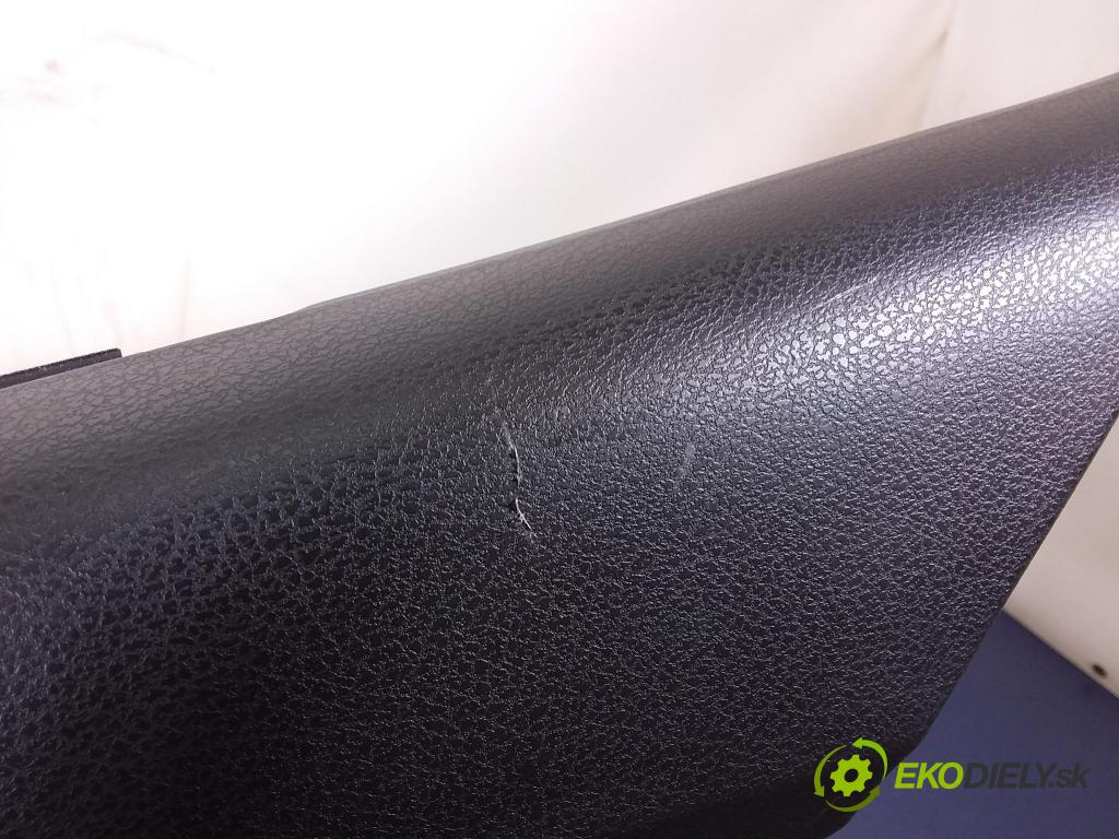 Honda City 2009 Čalounictví: dvere zad Prava: 