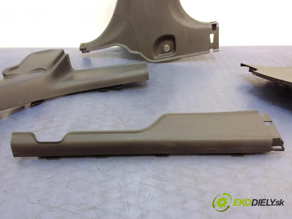 Honda City 2009 kryt Plast: Interiéry: