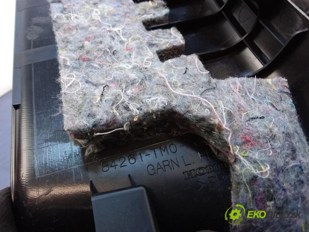 Honda City 2009 kryt Plast: Interiéry: