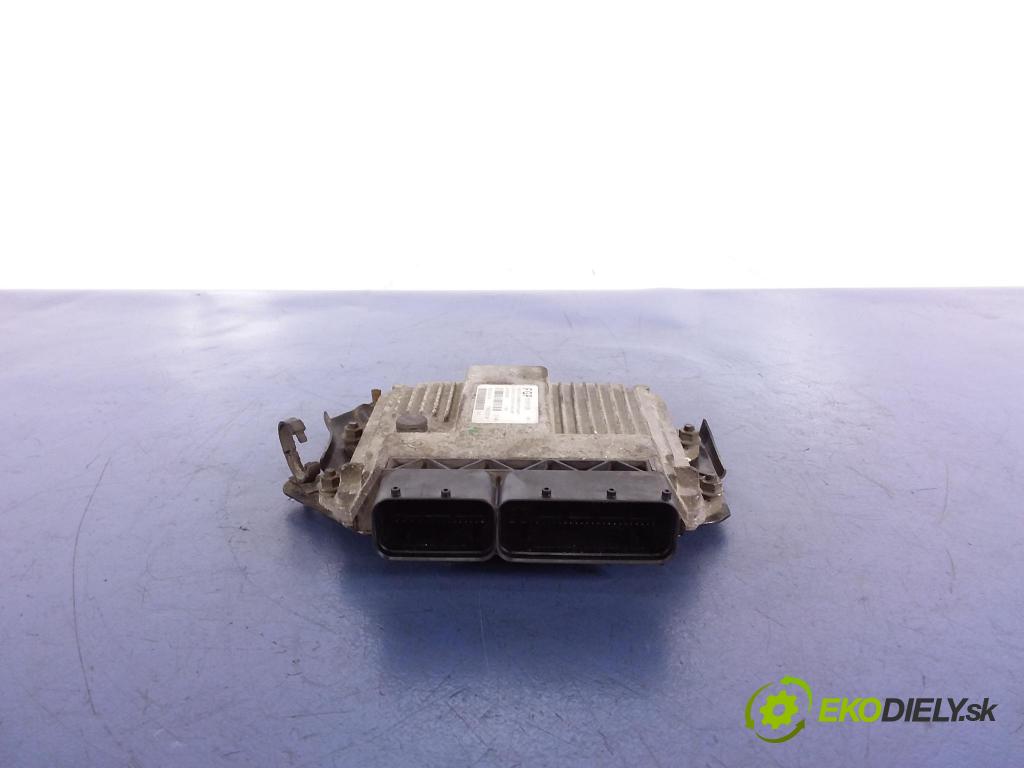 Opel Corsa 2004 riadiaca jednotka Motor: 55191129