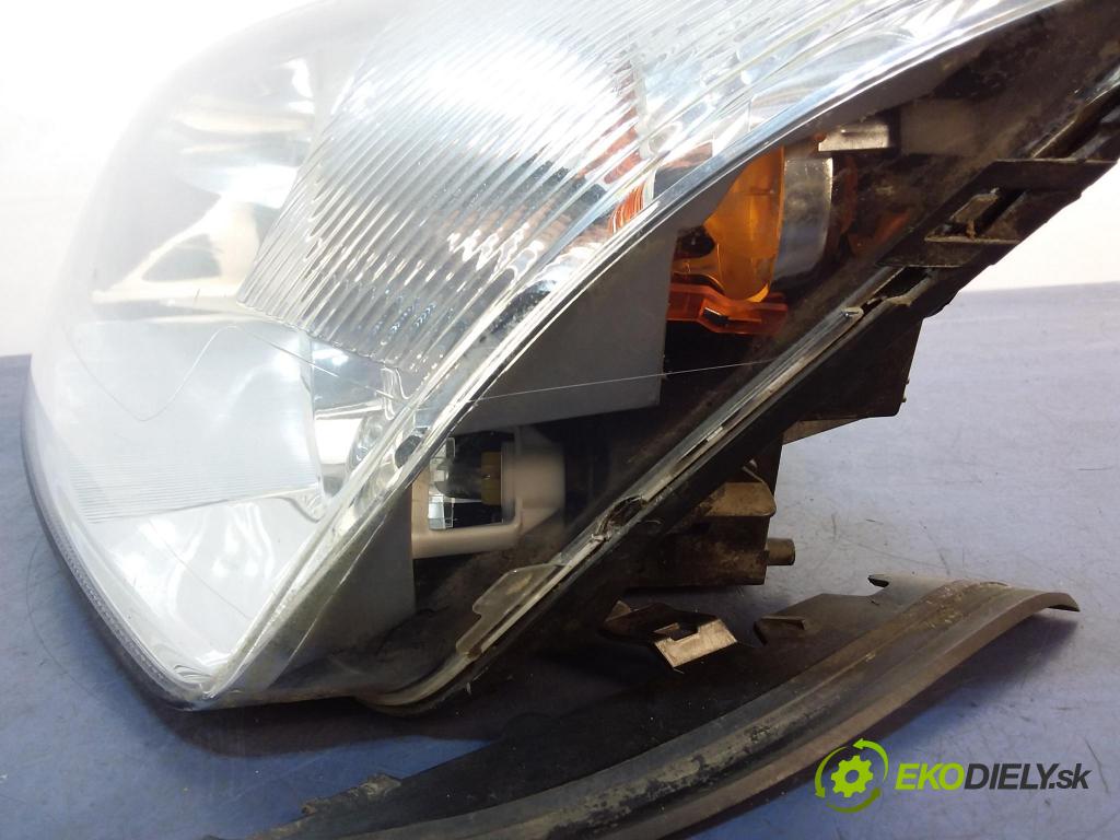 Ford Mondeo 2006 Reflektor: Vľavo: 0301174201