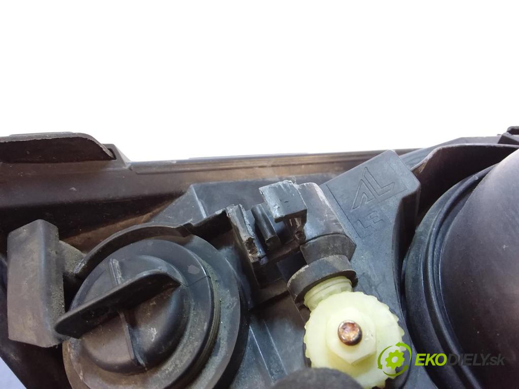 Ford Mondeo 2006 Reflektor: Vľavo: 0301174201