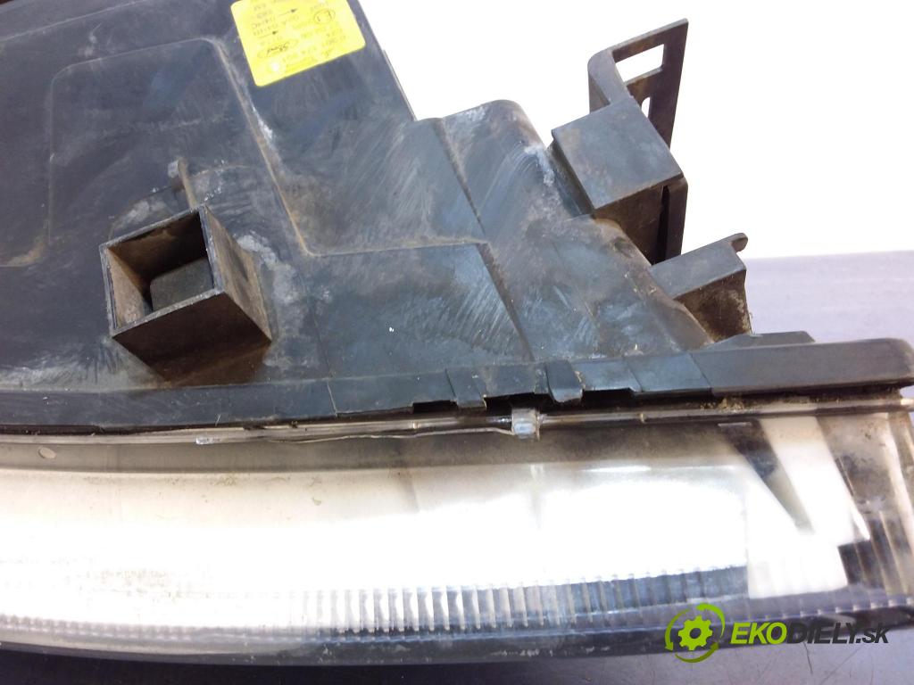 Ford Mondeo 2006 Reflektor: Vľavo: 0301174201