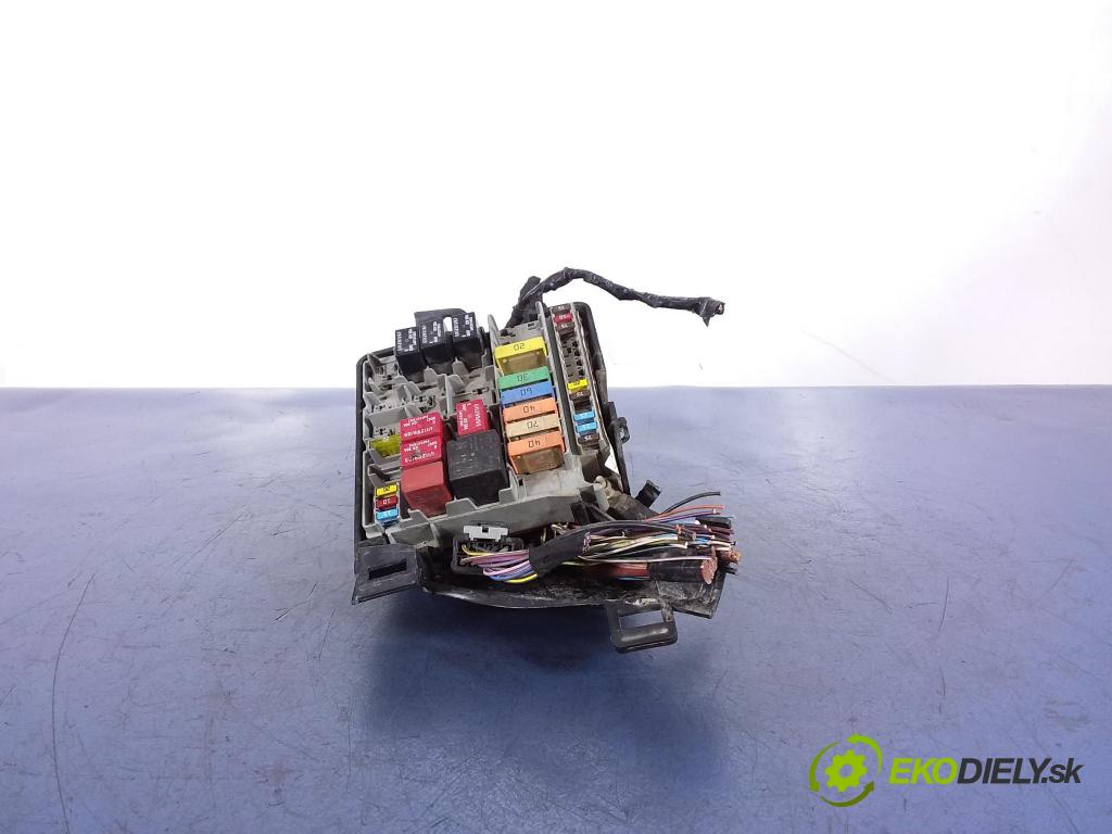 Fiat Panda 2010 skříňka Pojistky 51794732
