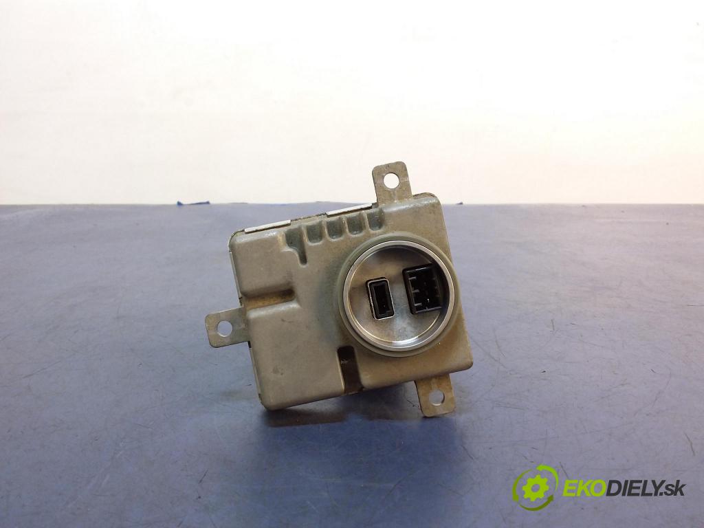 Vw Touran 2011 střídač: 8K0941597C