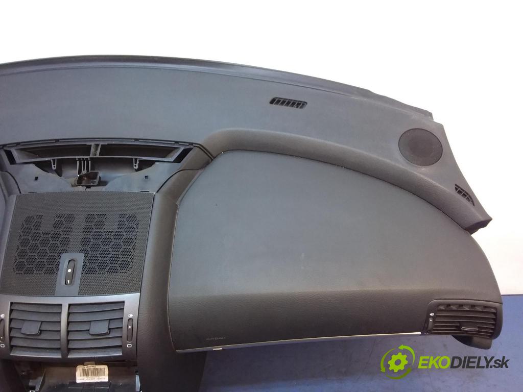 Peugeot 407 2008 kokpit,pristrojová doska