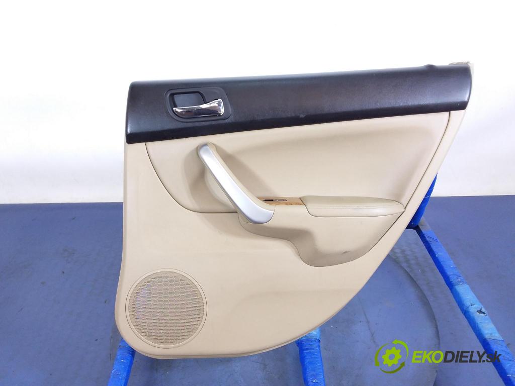 Honda Accord 2005 Čalounictví: dvere zad Prava: