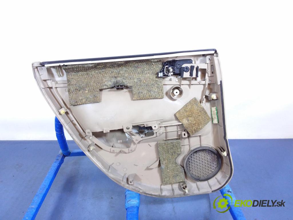 Honda Accord 2005 Čalounictví: dvere zad Prava: