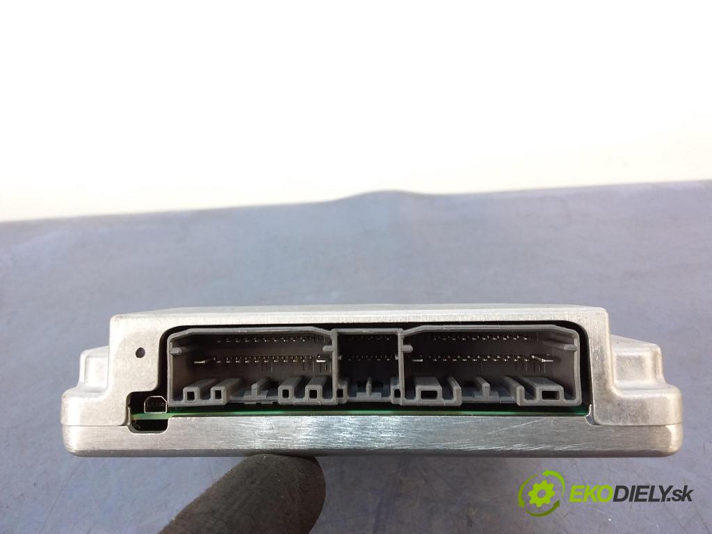 Jeep Grand cherokee 2017 Zesilovač: 68234112AE