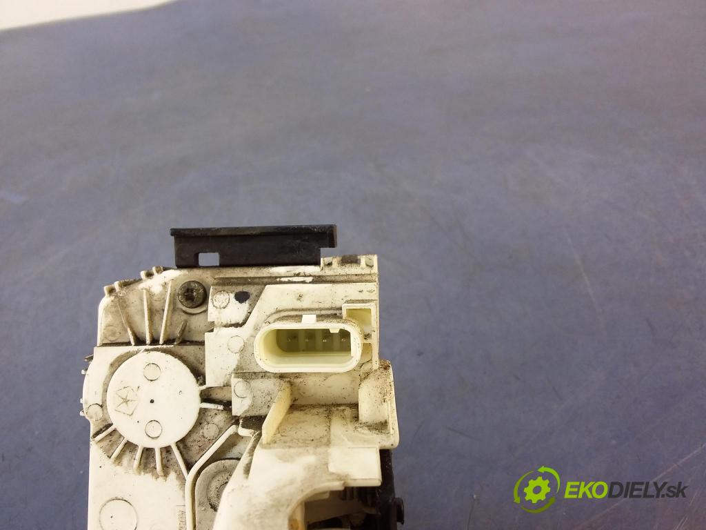 Jeep Grand cherokee 2017 zámok dvere Predné v pravo: P04589924AG