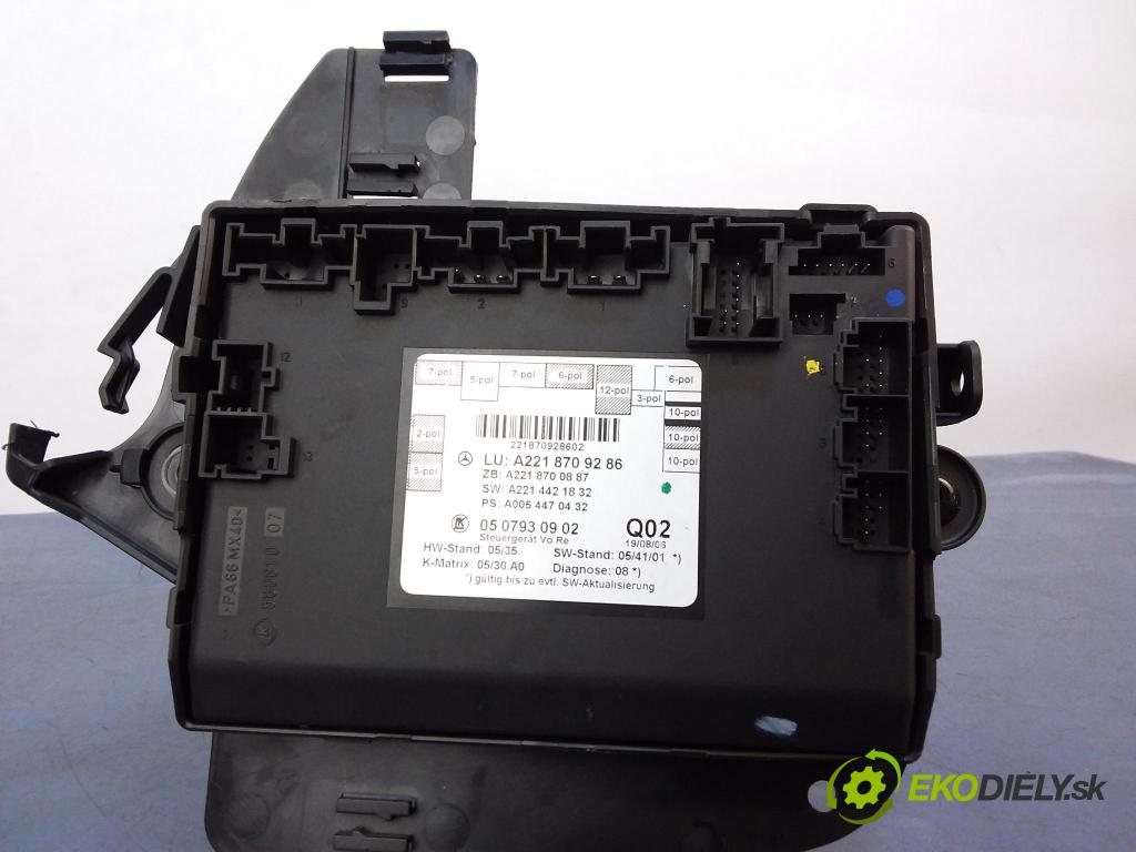 Mercedes S-klasa 2006 riadiaca jednotka 2218709286