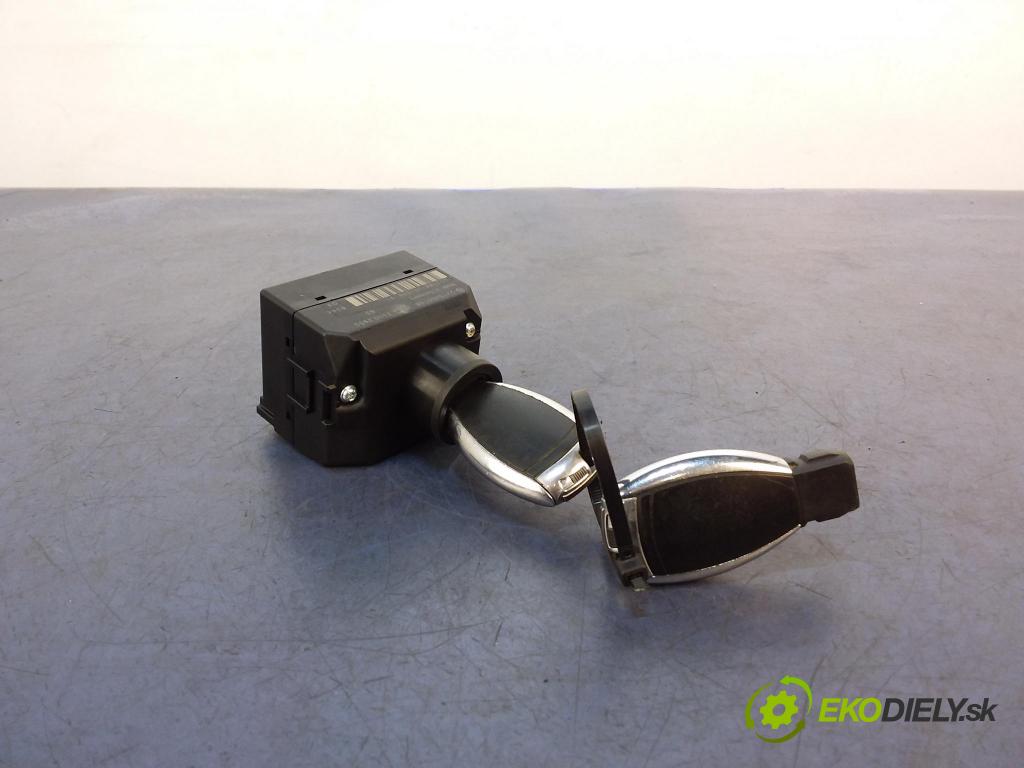 Mercedes S-klasa 2006 Spínač zapaľovania: 2215450708