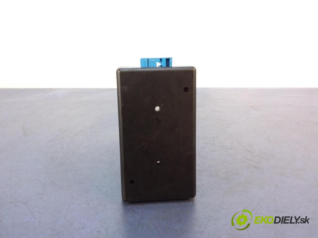 Mercedes S-klasa 2006 riadiaca jednotka B67824566