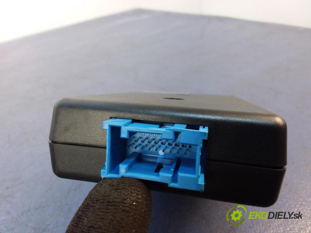 Mercedes S-klasa 2006 riadiaca jednotka B67824566