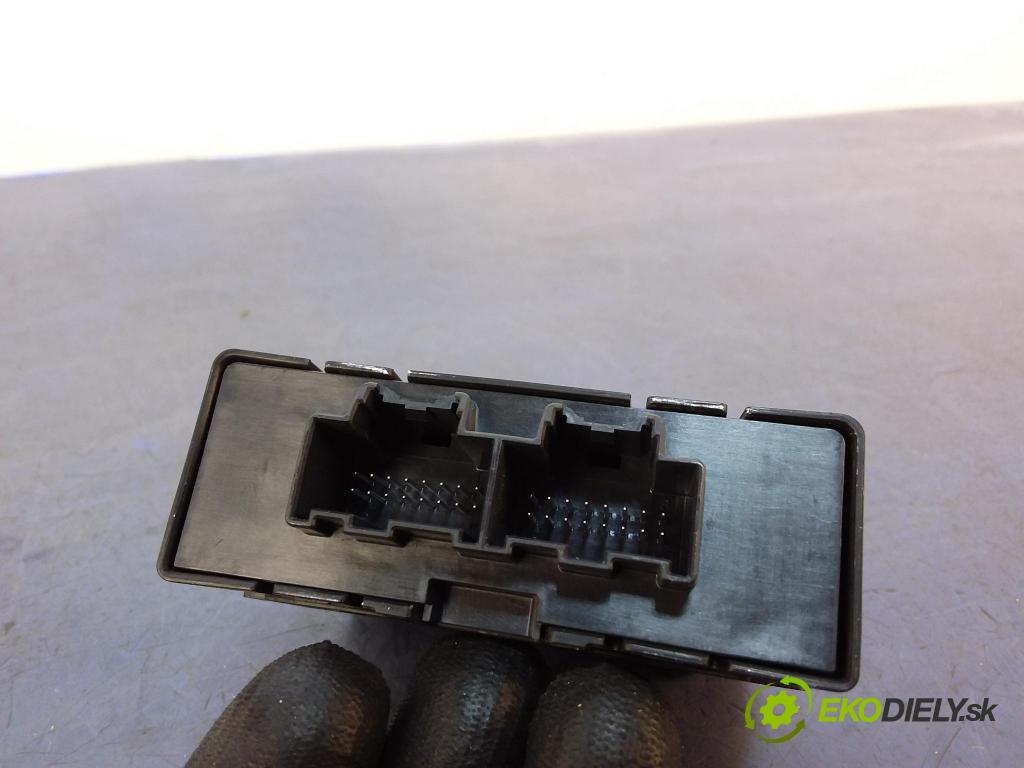 Opel Astra 2016 riadiaca jednotka 13512364