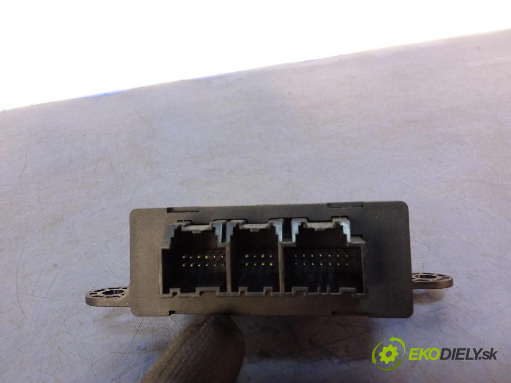 Opel Astra 2016 řídící jednotka 39014008