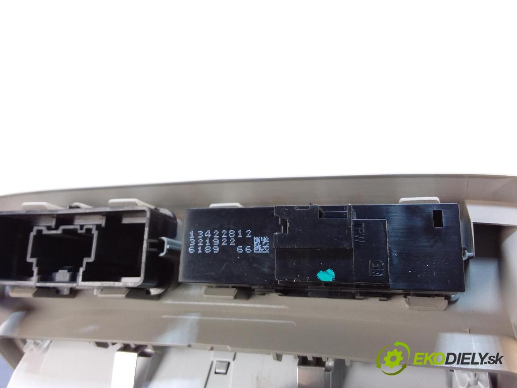 Opel Astra 2016 Lampy Uvnitř 13415545