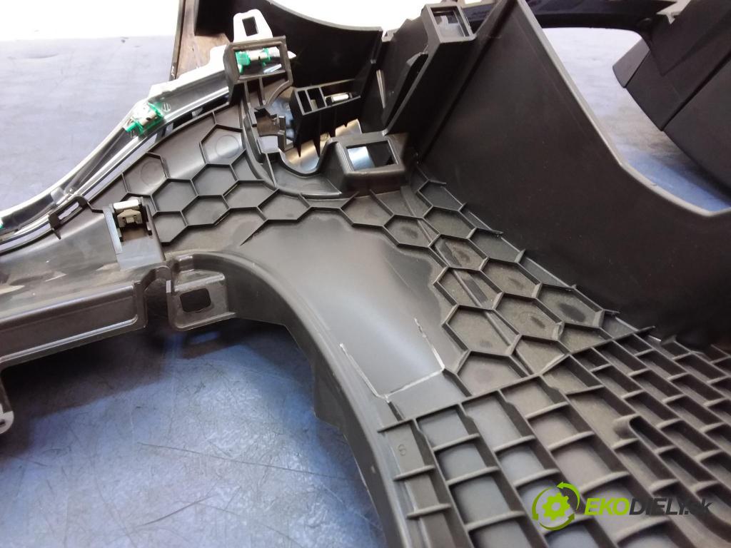 Opel Astra 2016 kryt Plast: Interiéry: 